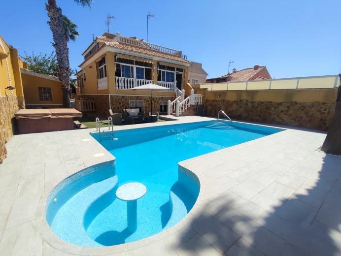 Appartamento a Torrevieja, Alicante, Spagna 283 mq. N° 165438