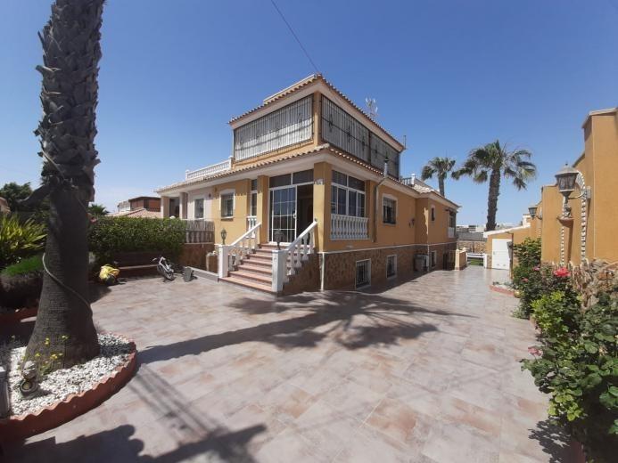 Appartamento a Torrevieja, Alicante, Spagna 283 mq. N° 165438