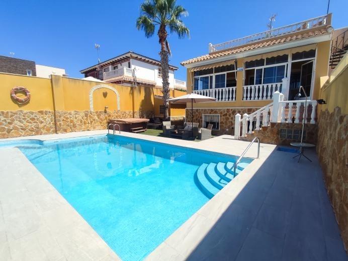 Appartamento a Torrevieja, Alicante, Spagna 283 mq. N° 165438