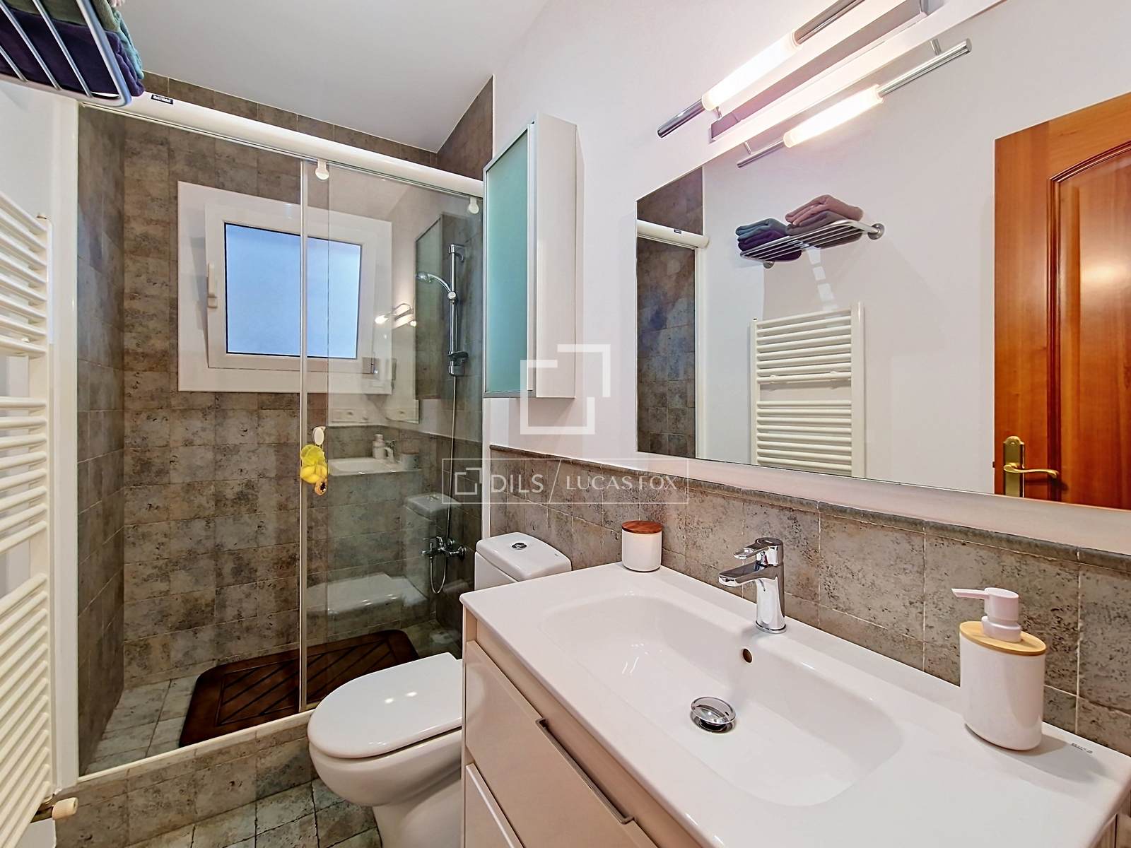 Huvila Vilanova i la Geltru, Barcelona, Espanja 5 makuuhuonetta, 289 m2 No. 193668