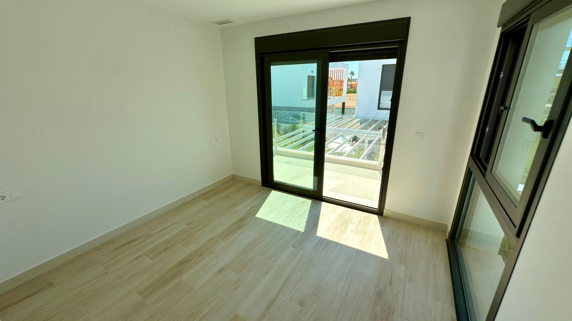 Villa i Mutxamel, Alicante, Spanien 4 sovrum, 224 kvm. Nr. 193592