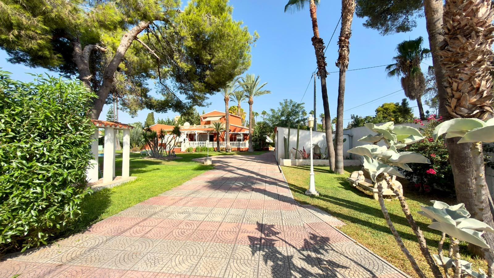 Villa à Benidorm, Alicante, Espagne 5 chambres, 465 m2 No. 193590