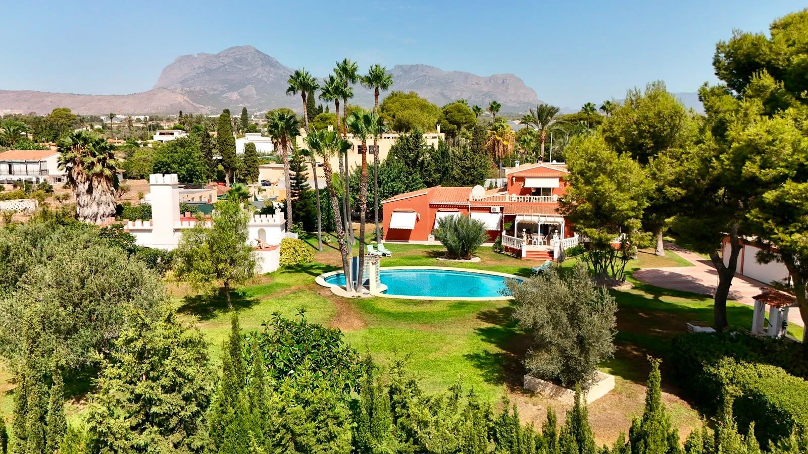 Villa à Benidorm, Alicante, Espagne 5 chambres, 465 m2 No. 193590