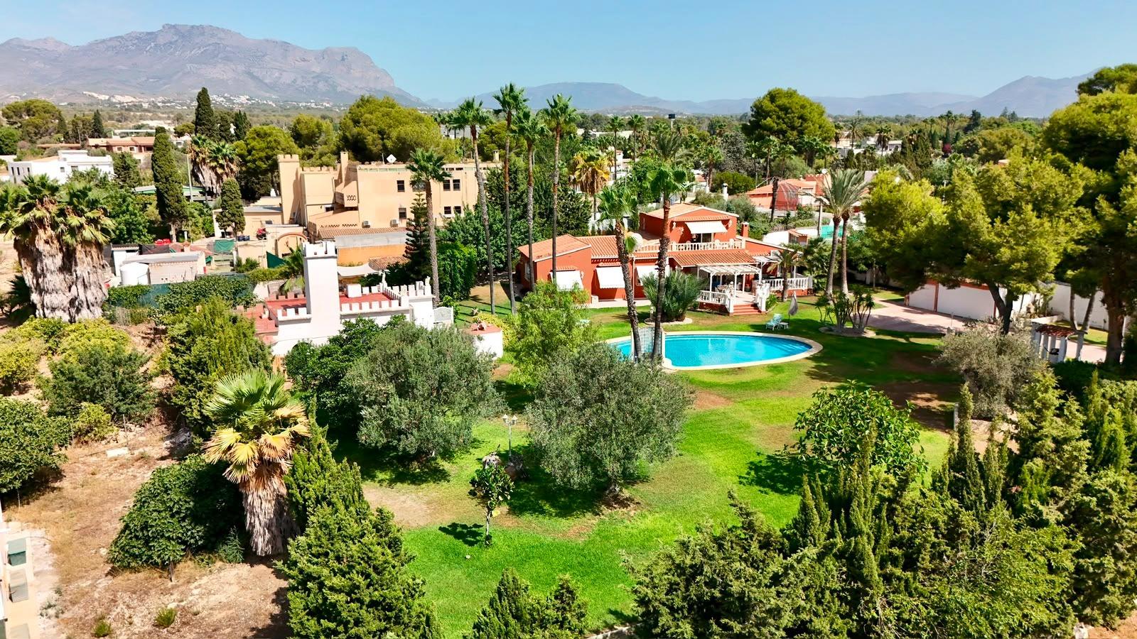 Villa à Benidorm, Alicante, Espagne 5 chambres, 465 m2 No. 193590