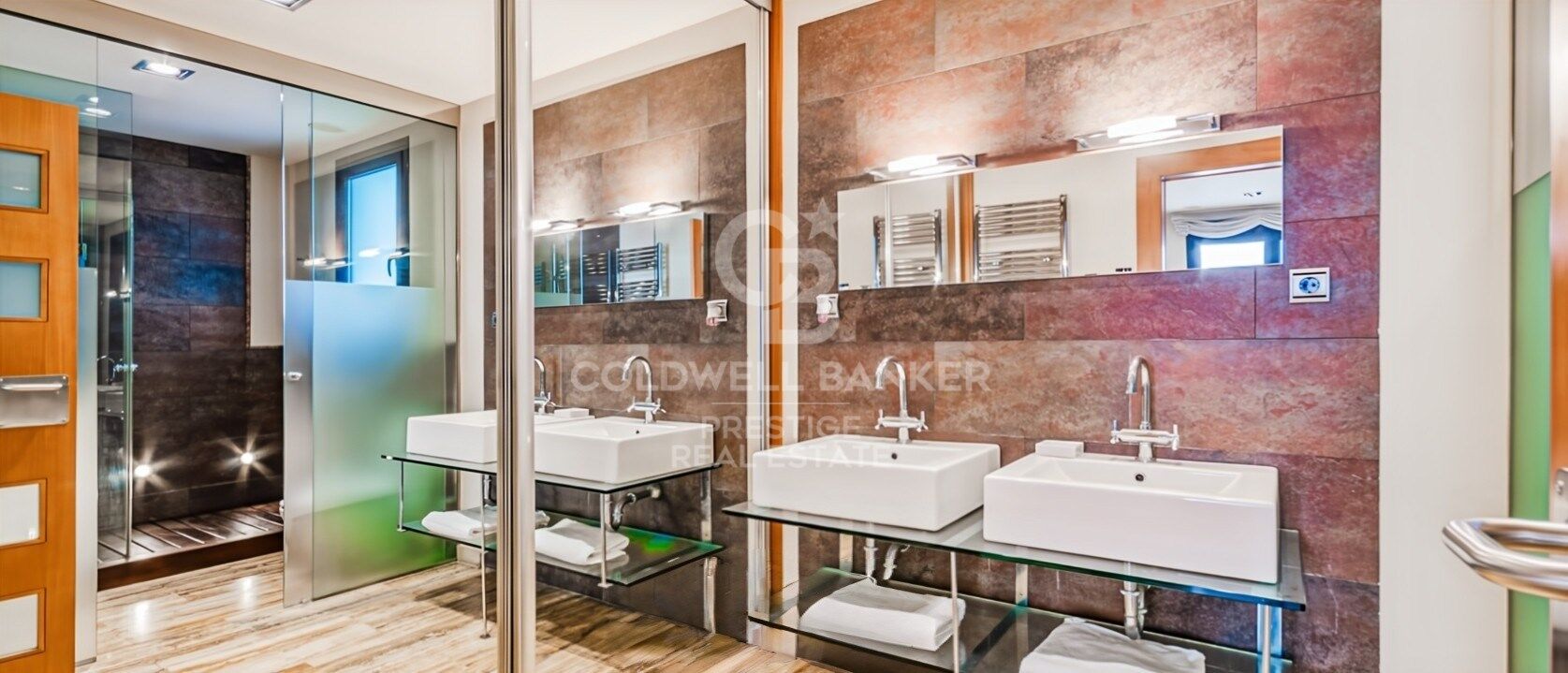 Apartamento en Barcelona, España 3 dormitorios, 221 m2 No. 159789