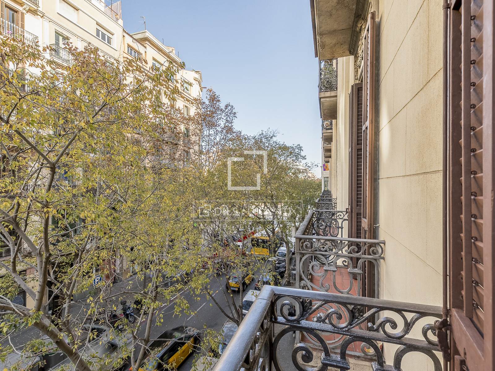 Apartment in Barcelona, Spain 4 bedrooms, 200 sq.m. No. 150814