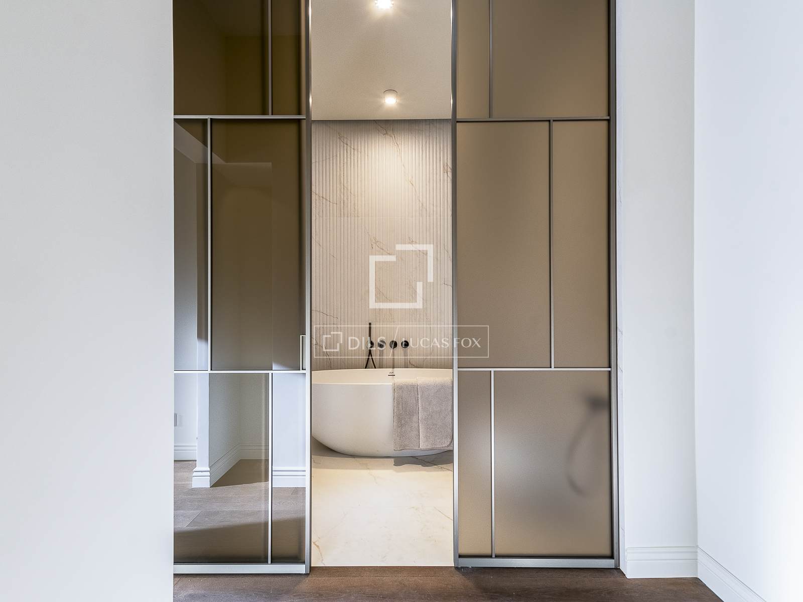 Apartment in Barcelona, Spain 4 bedrooms, 200 sq.m. No. 150814