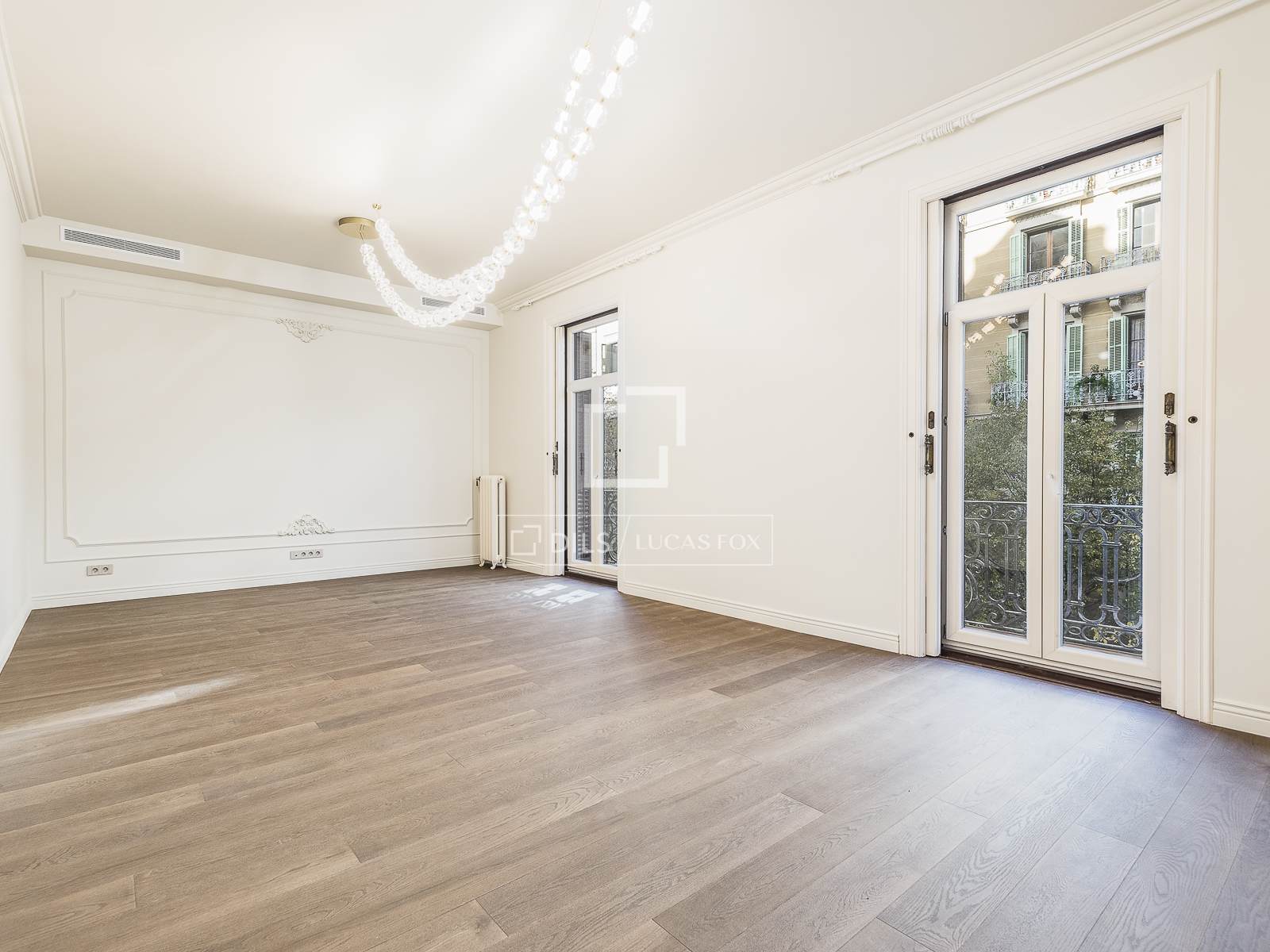 Apartment in Barcelona, Spain 4 bedrooms, 200 sq.m. No. 150814