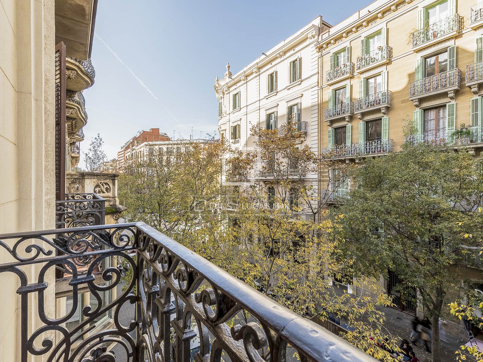 Apartment in Barcelona, Spain 4 bedrooms, 200 sq.m. No. 150814