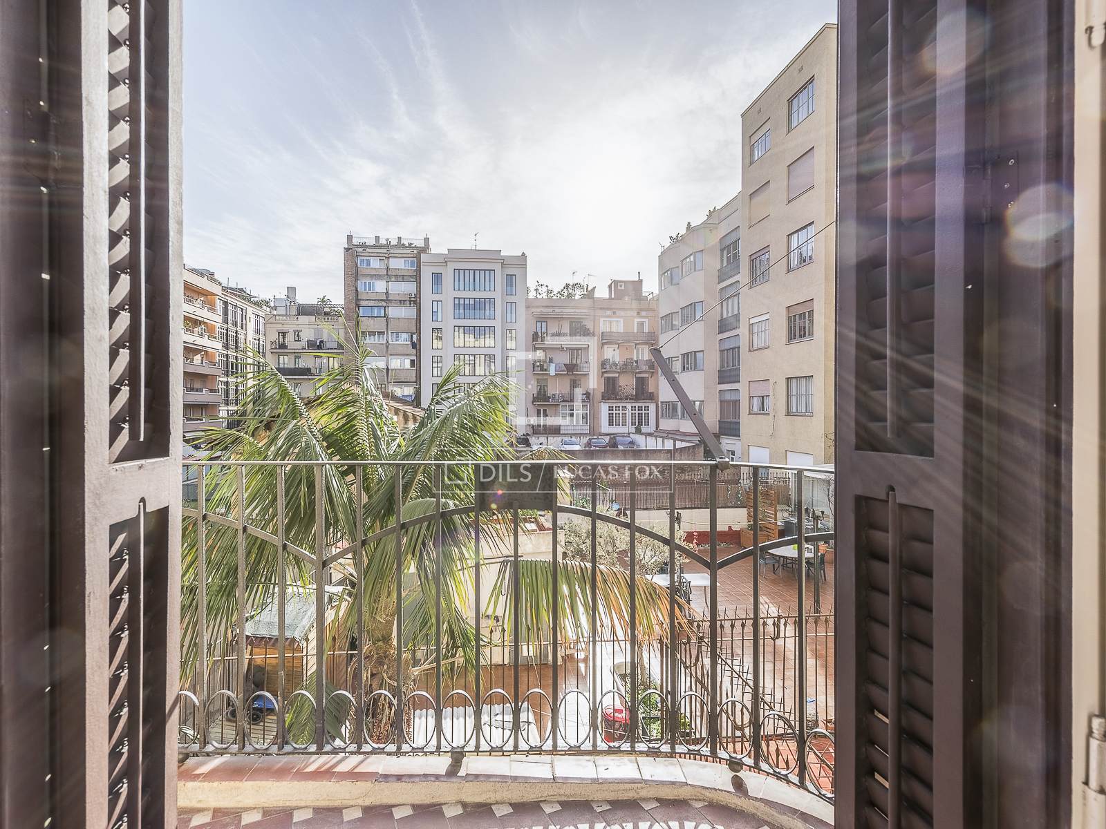 Apartment in Barcelona, Spain 4 bedrooms, 200 sq.m. No. 150814