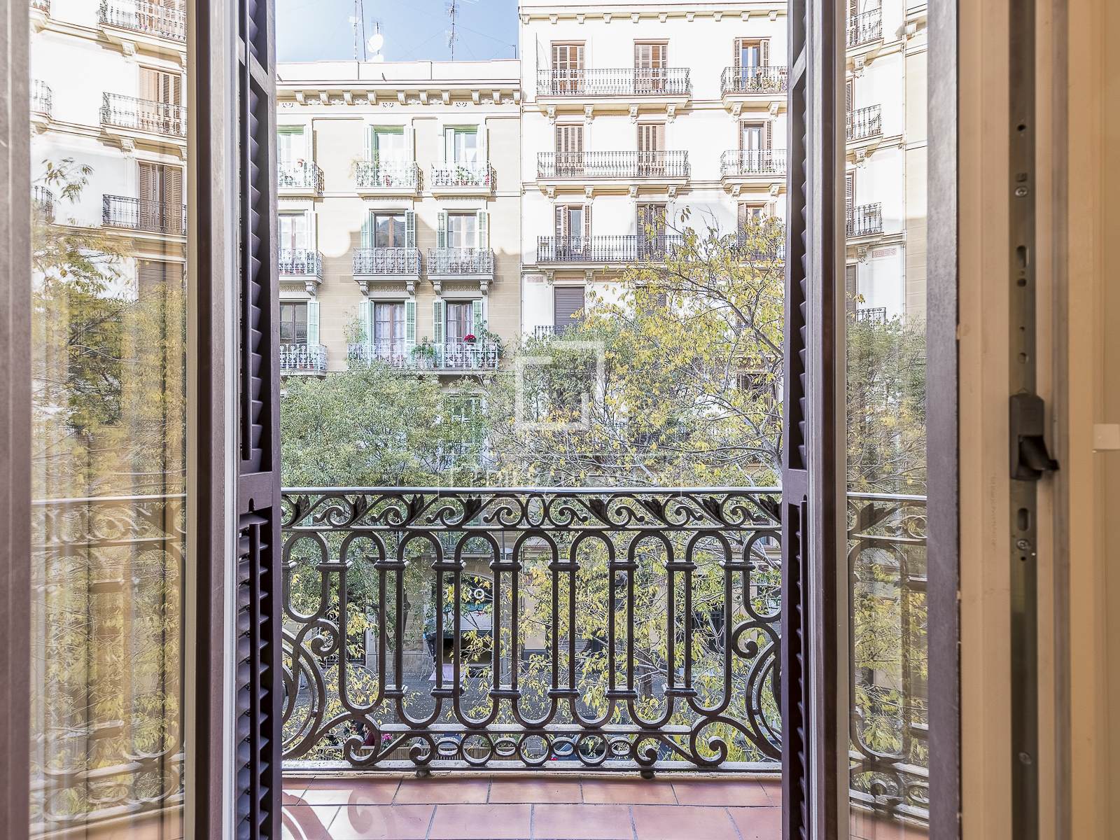 Apartment in Barcelona, Spain 4 bedrooms, 200 sq.m. No. 150814
