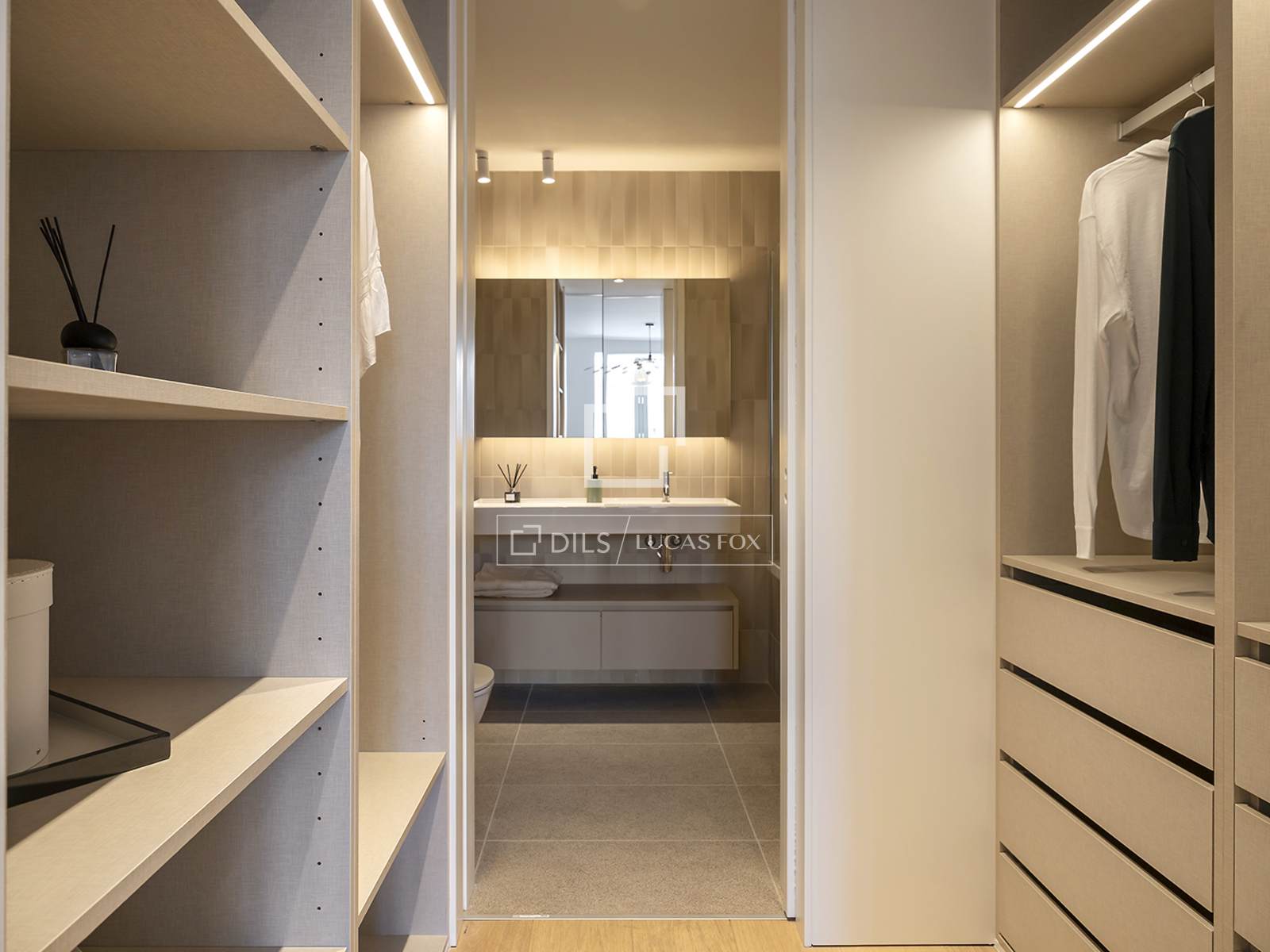 Apartment à Barcelona, Espagne 2 chambres, 146 m2 No. 150813