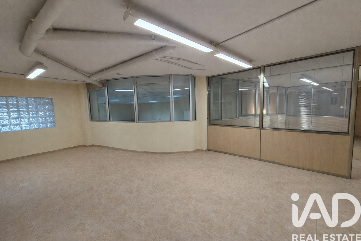 Propiedad comercial en Onda, Castellón, España 2 dormitorios, 155 m2 No. 184935