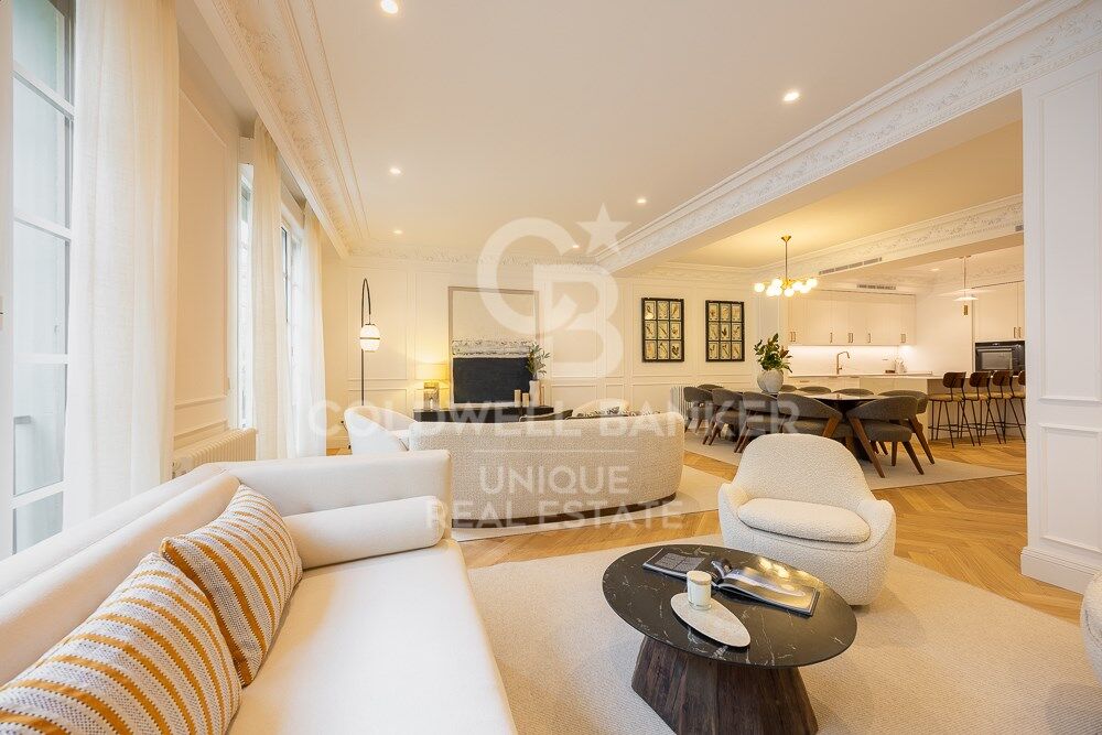 Apartment à Madrid, Espagne 4 chambres, 243 m2 No. 158496
