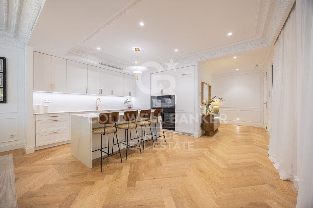 Apartment à Madrid, Espagne 4 chambres, 243 m2 No. 158496