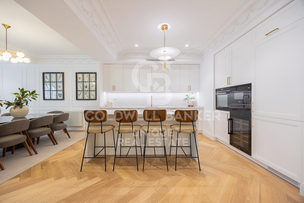 Apartment à Madrid, Espagne 4 chambres, 243 m2 No. 158496