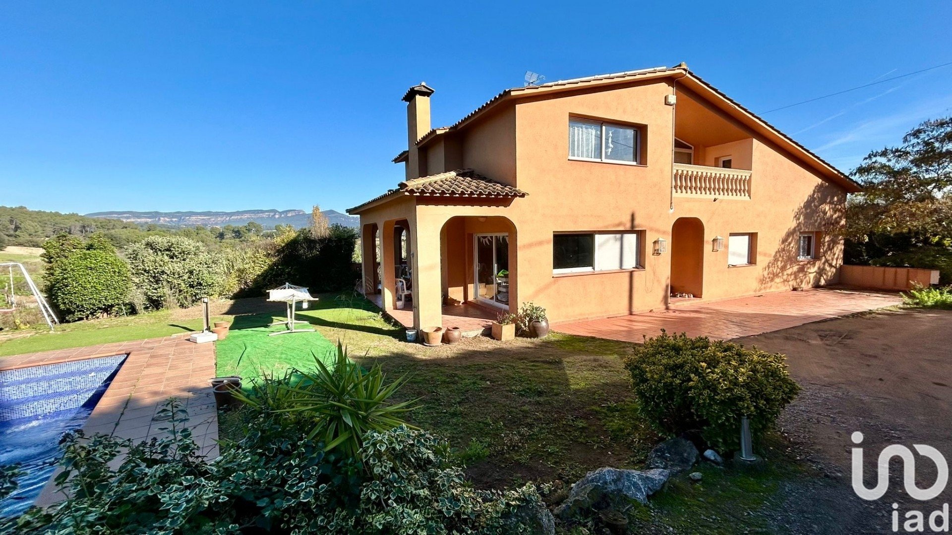 House à Santa Eulalia De Roncana, Barcelona, Espagne 3 chambres, 514 m2 No. 153799
