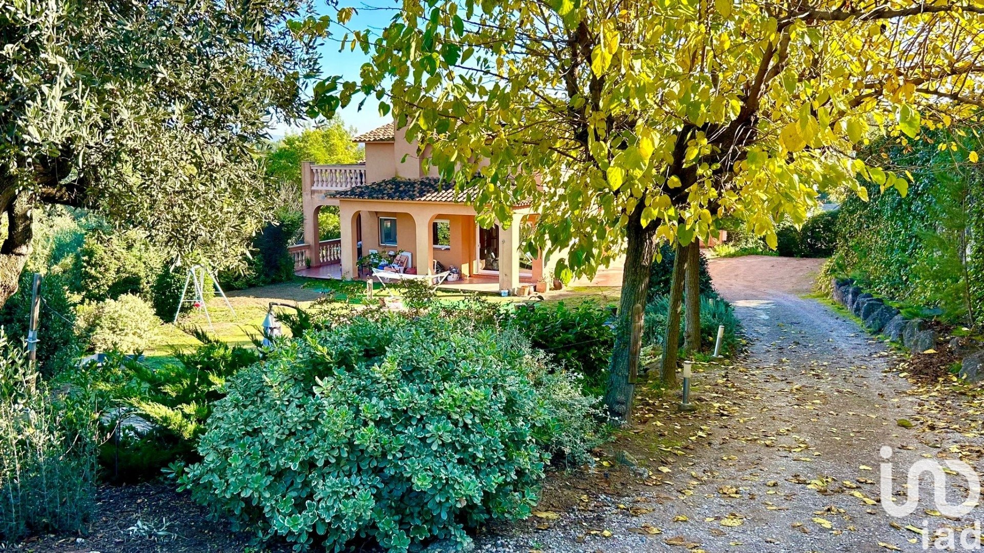 House à Santa Eulalia De Roncana, Barcelona, Espagne 3 chambres, 514 m2 No. 153799