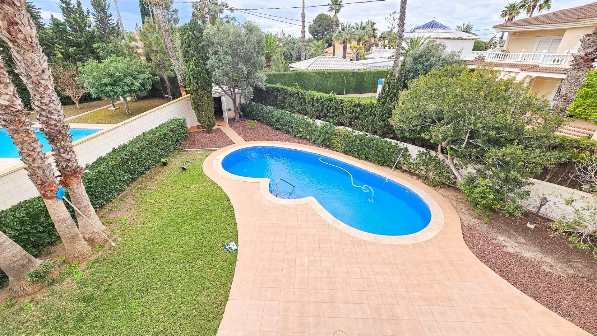 Huvila Cabo Roig, Alicante, Espanja 7 makuuhuonetta, 463 m2 No. 154805