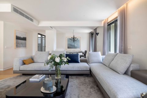 Apartamento en Barcelona, España 3 dormitorios, 150 m2 No. 166644