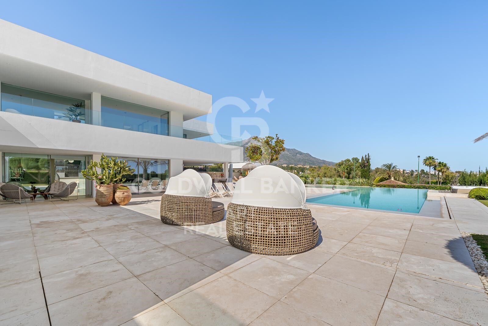 Villa in Marbella, Malaga, Spain 7 bedrooms, 676 sq.m. No. 158326