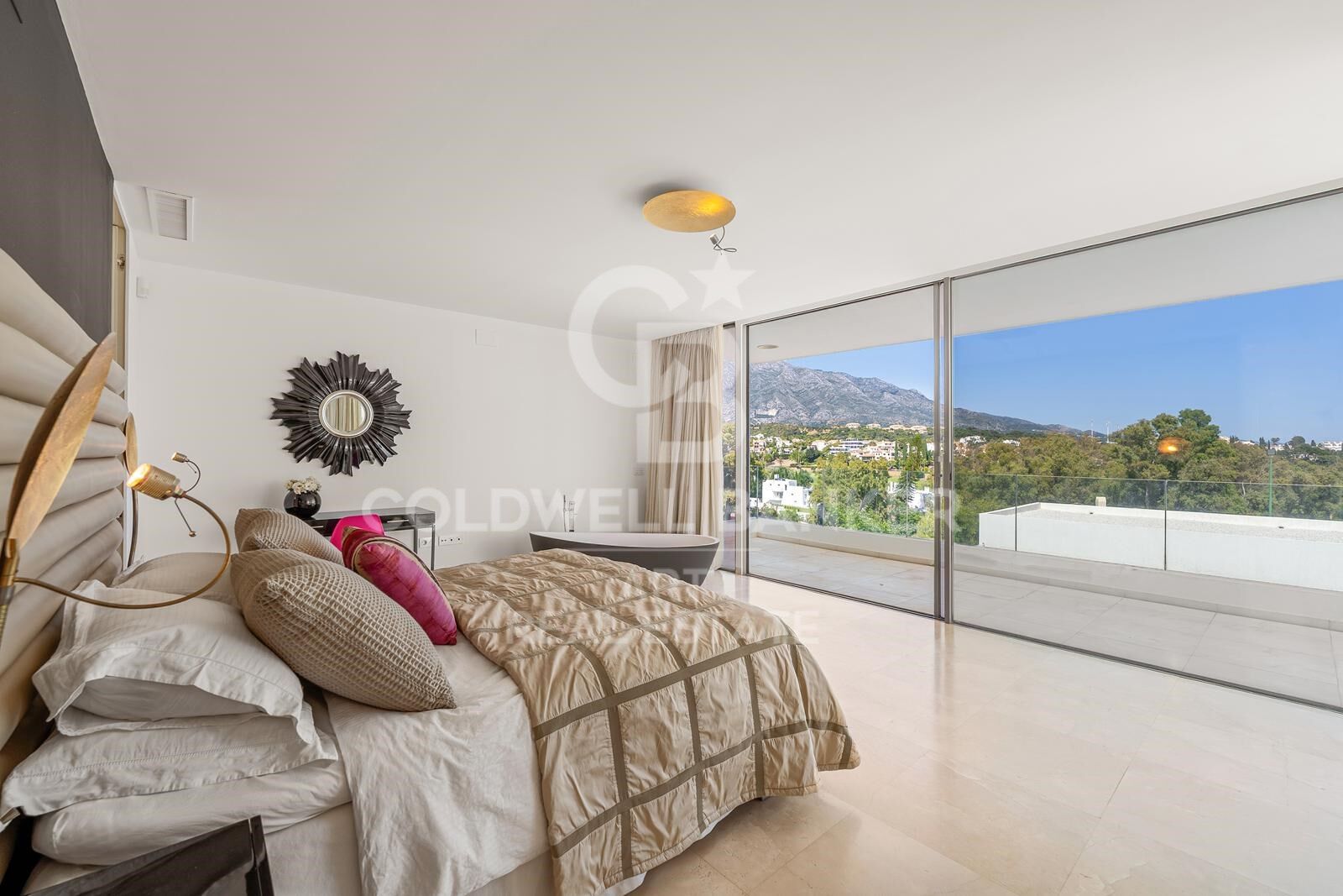 Villa in Marbella, Malaga, Spain 7 bedrooms, 676 sq.m. No. 158326