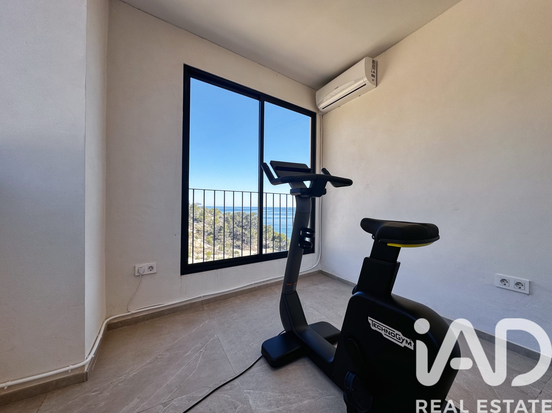 Apartment in Villajoyosa, Alicante, Spain 2 bedrooms, 99.4 sq.m. No. 172128
