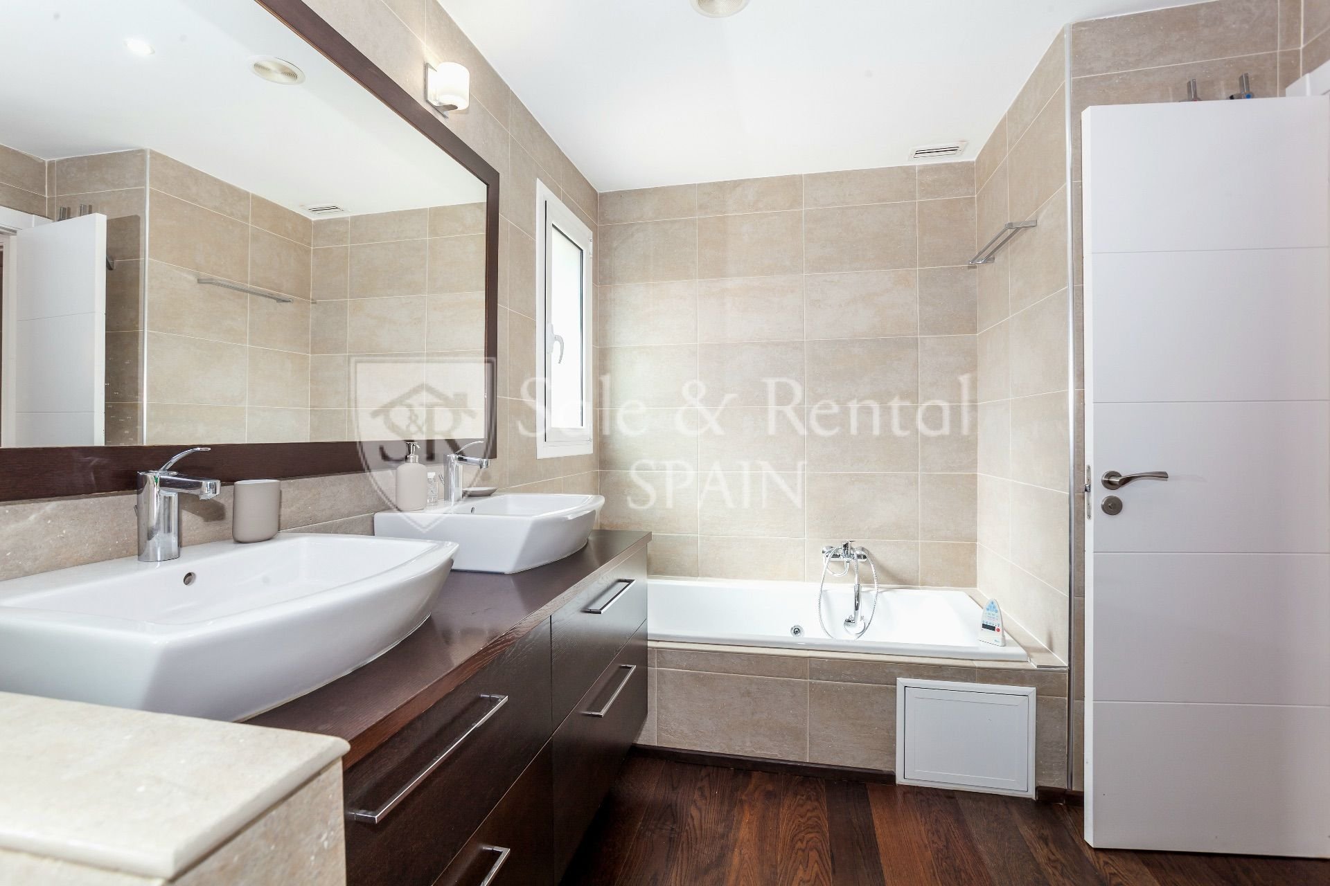 Talo Gava, Barcelona, Espanja 6 makuuhuonetta, 490 m2 No. 166458