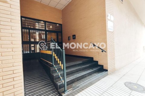 Apartament w Guardamar del Segura, Alicante, Hiszpania 4 sypialnie, 122 mkw. nr 149085
