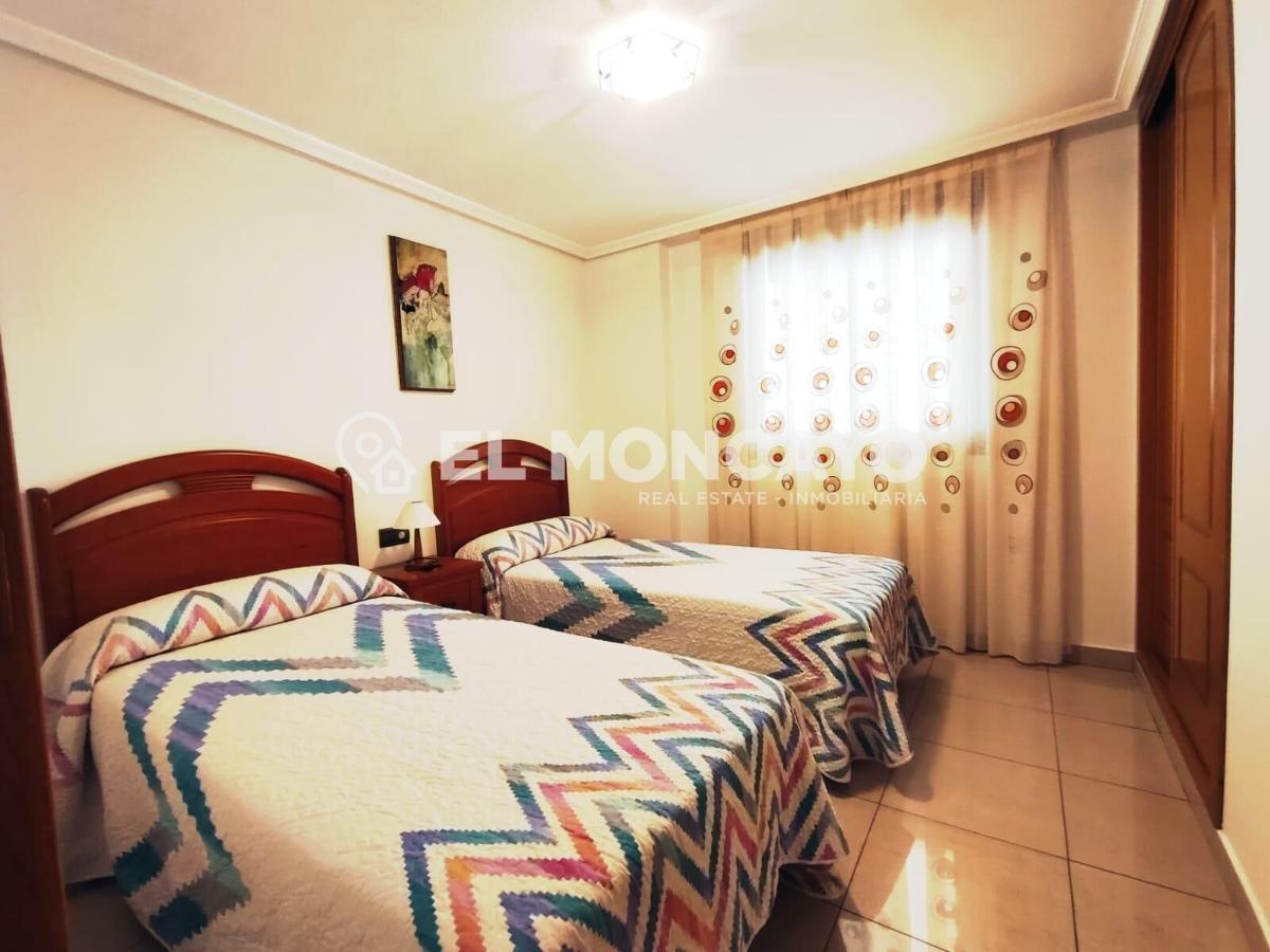 Apartment à Guardamar del Segura, Alicante, Espagne 4 chambres, 122 m2 No. 149085