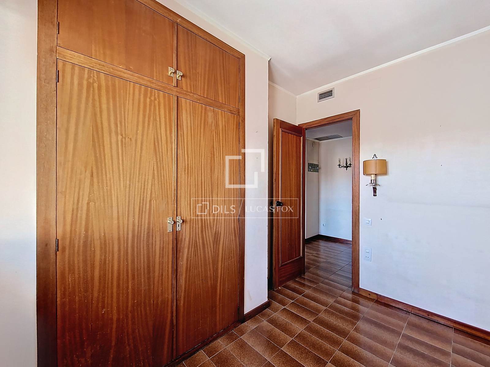 Квартира в Виланова-и-ла-Желтру, Барселона, Испания 6 спален, 185м2 №160833