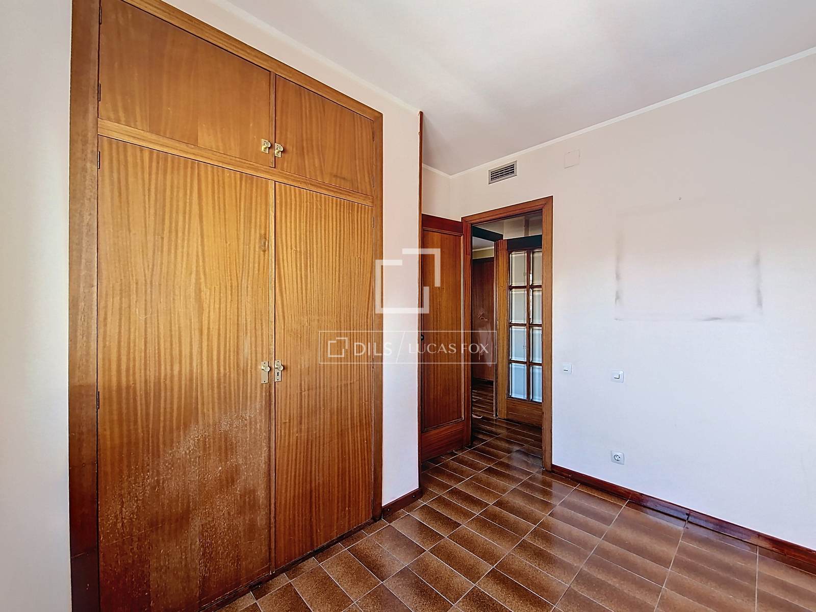 Квартира в Виланова-и-ла-Желтру, Барселона, Испания 6 спален, 185м2 №160833
