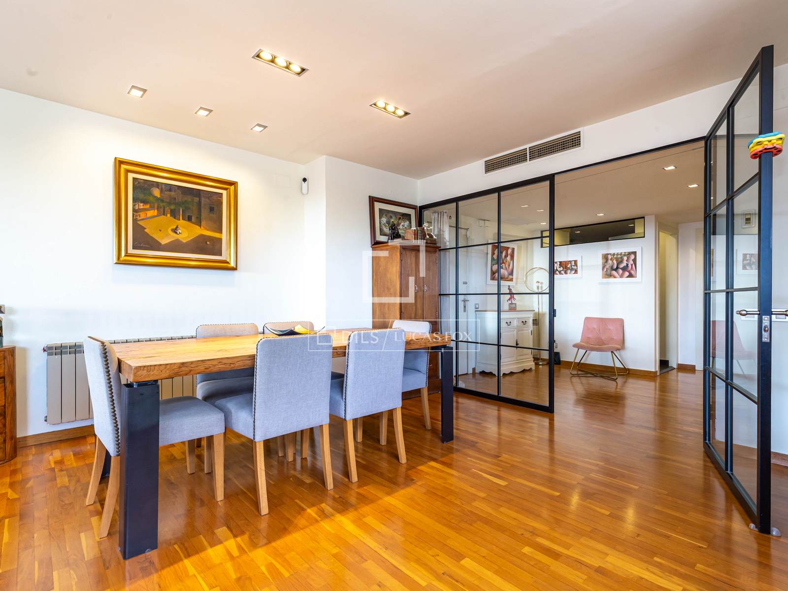 Apartamento en Esplugues de Llobregat, Barcelona, España 3 dormitorios, 192 m2 No. 160834