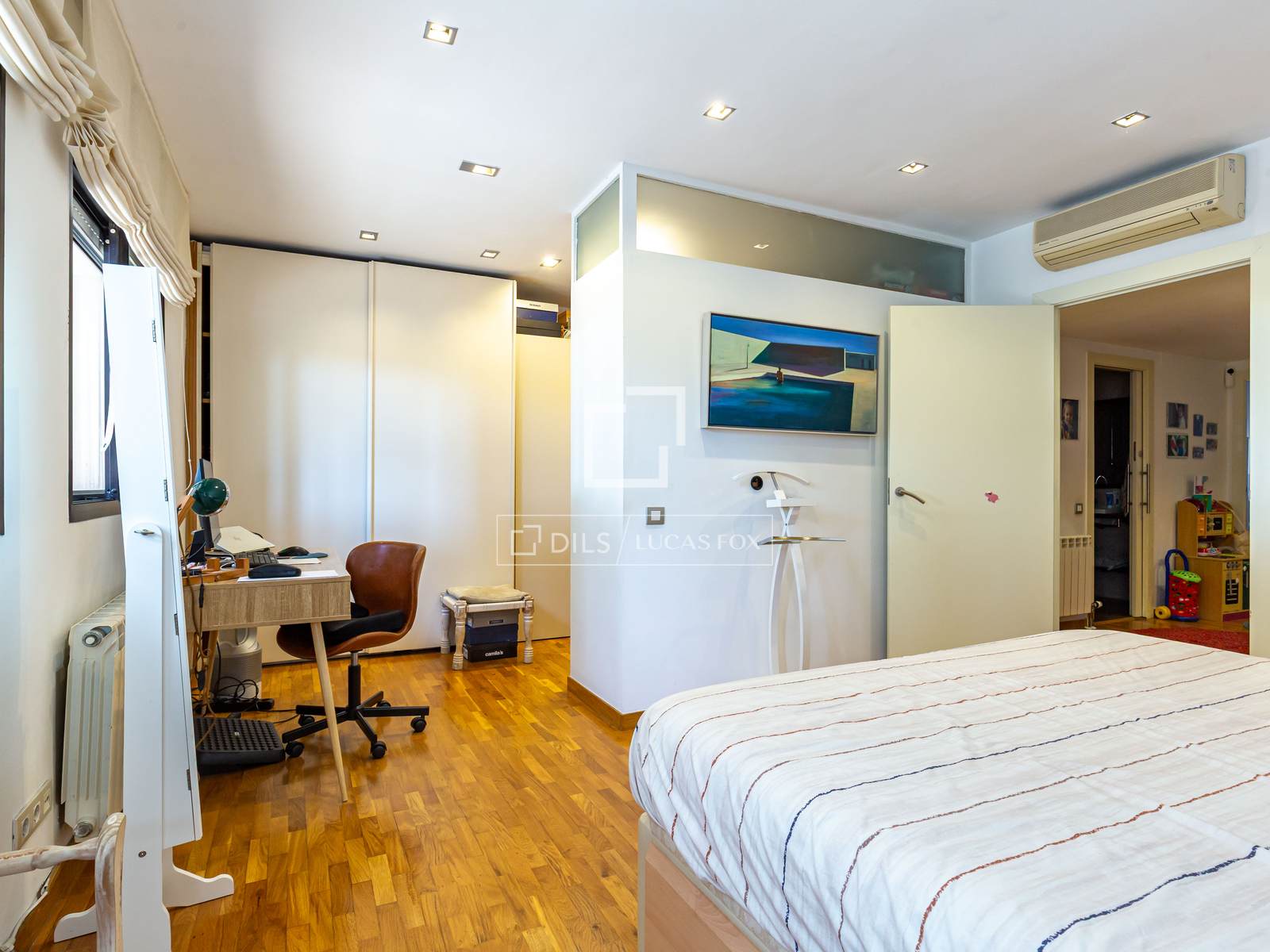 Apartamento en Esplugues de Llobregat, Barcelona, España 3 dormitorios, 192 m2 No. 160834