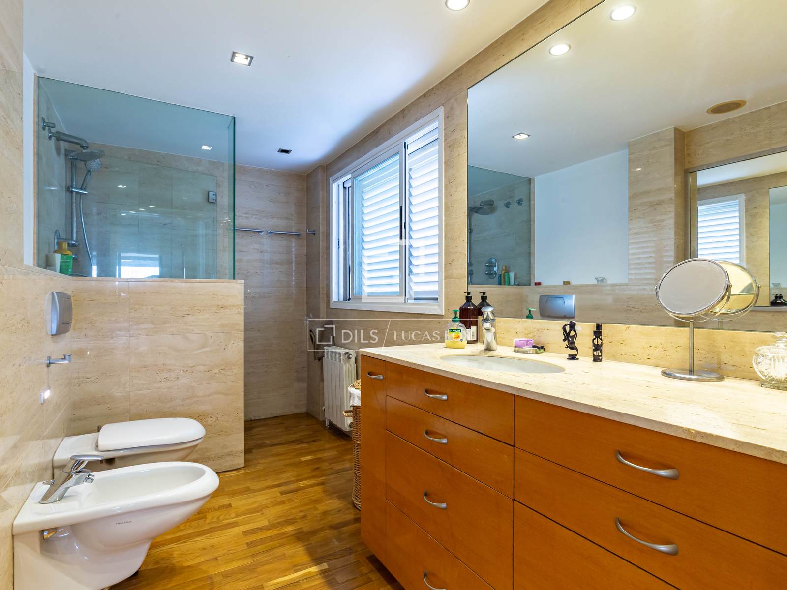 Apartamento en Esplugues de Llobregat, Barcelona, España 3 dormitorios, 192 m2 No. 160834