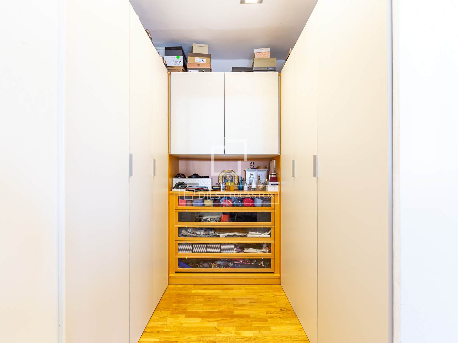 Apartamento en Esplugues de Llobregat, Barcelona, España 3 dormitorios, 192 m2 No. 160834