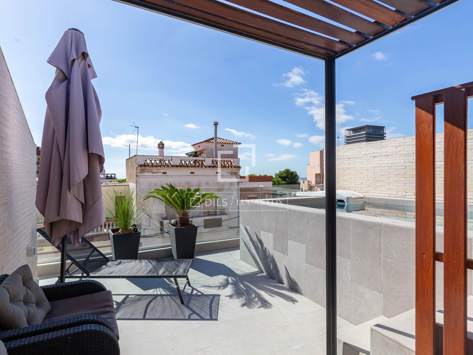 Huvila Esplugues de Llobregat, Barcelona, Espanja 3 makuuhuonetta, 240 m2 No. 160836