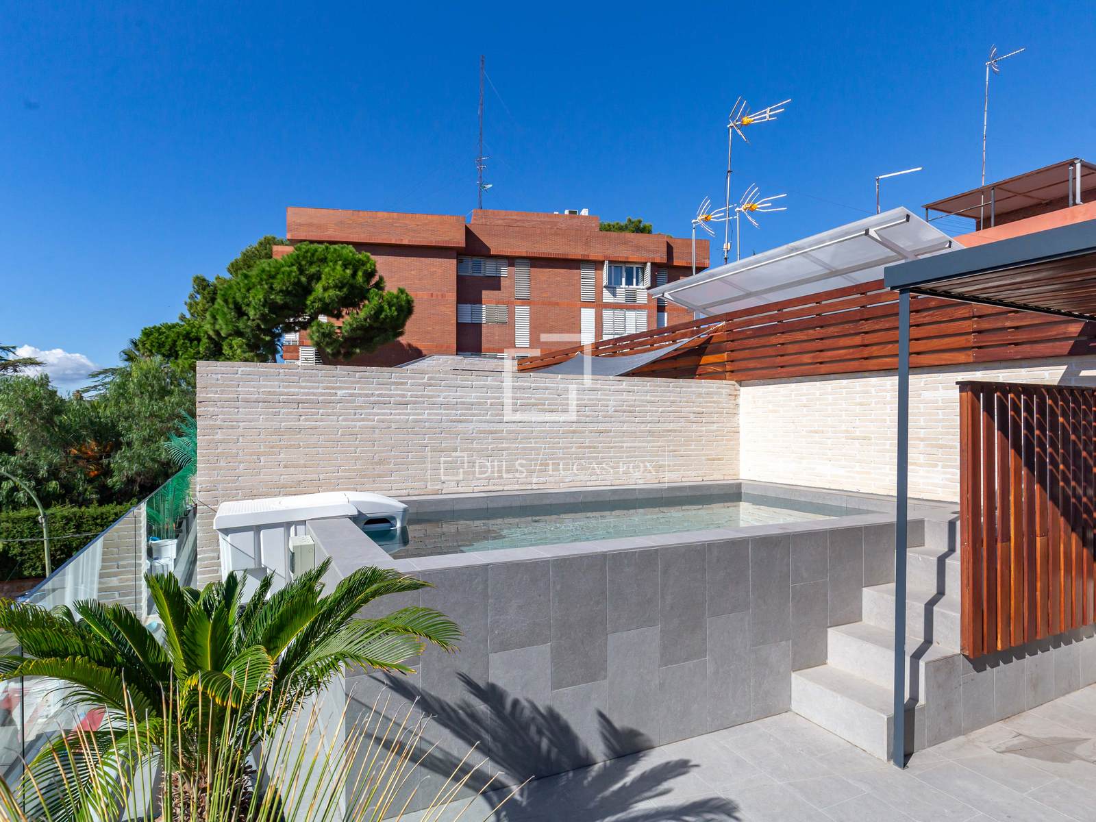 Huvila Esplugues de Llobregat, Barcelona, Espanja 3 makuuhuonetta, 240 m2 No. 160836