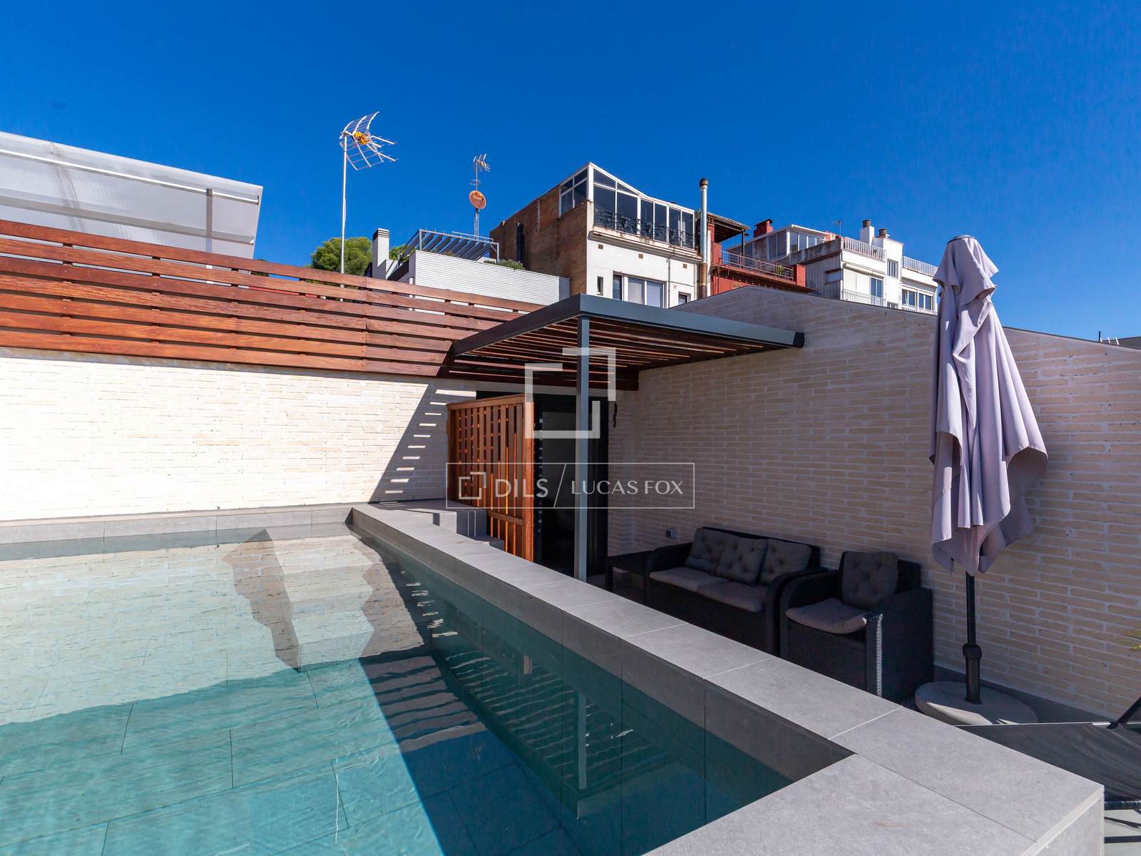 Huvila Esplugues de Llobregat, Barcelona, Espanja 3 makuuhuonetta, 240 m2 No. 160836
