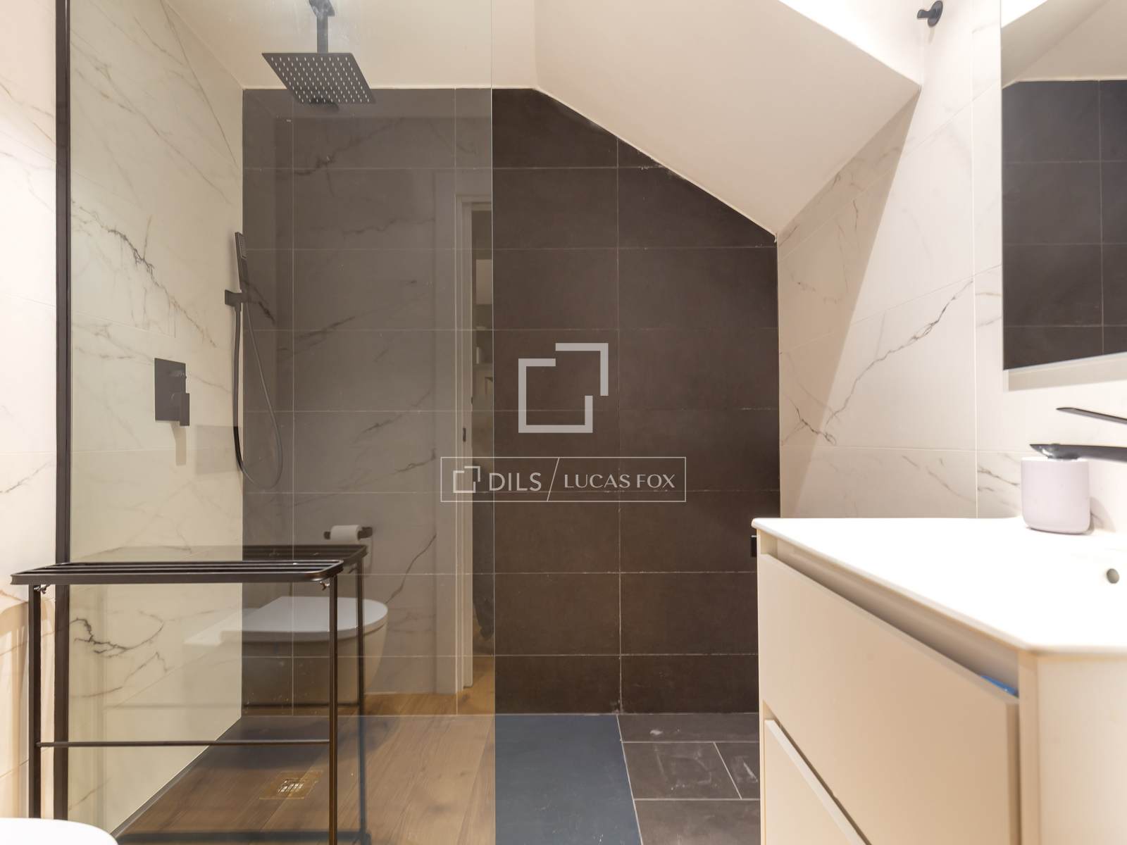 Huvila Esplugues de Llobregat, Barcelona, Espanja 3 makuuhuonetta, 240 m2 No. 160836