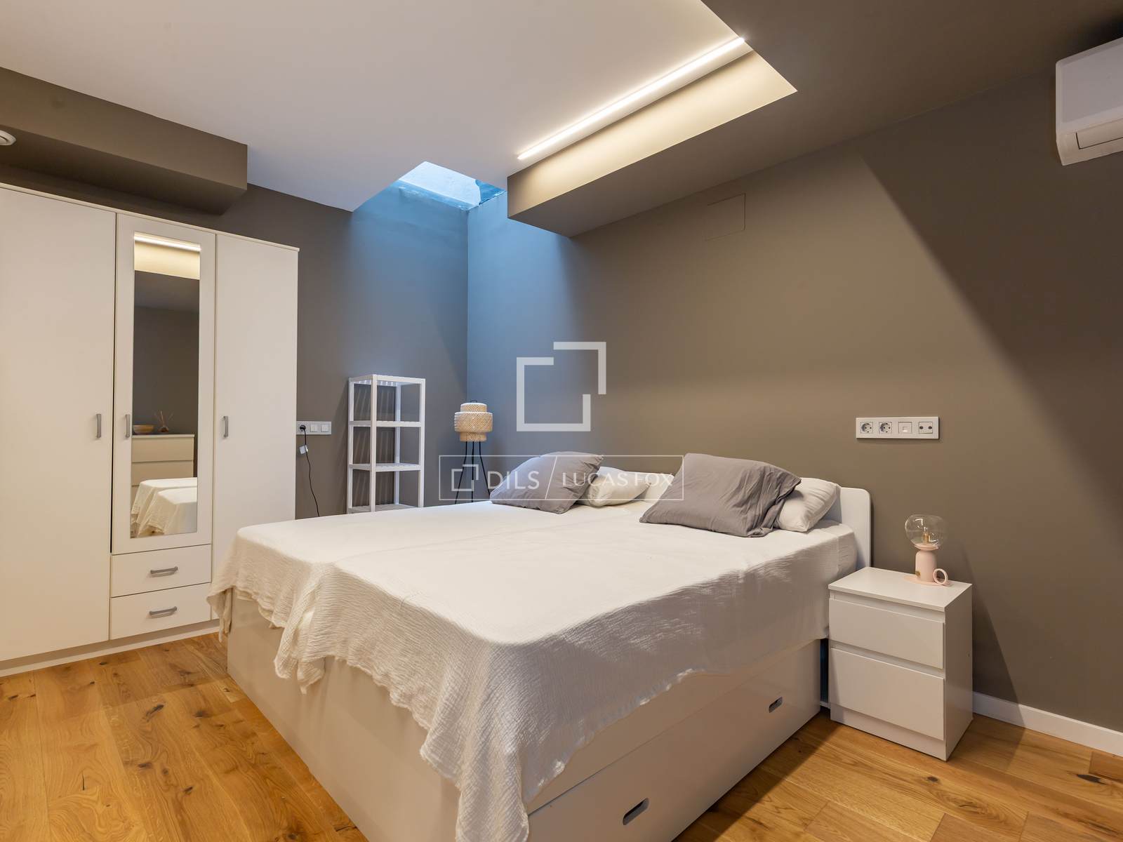 Huvila Esplugues de Llobregat, Barcelona, Espanja 3 makuuhuonetta, 240 m2 No. 160836