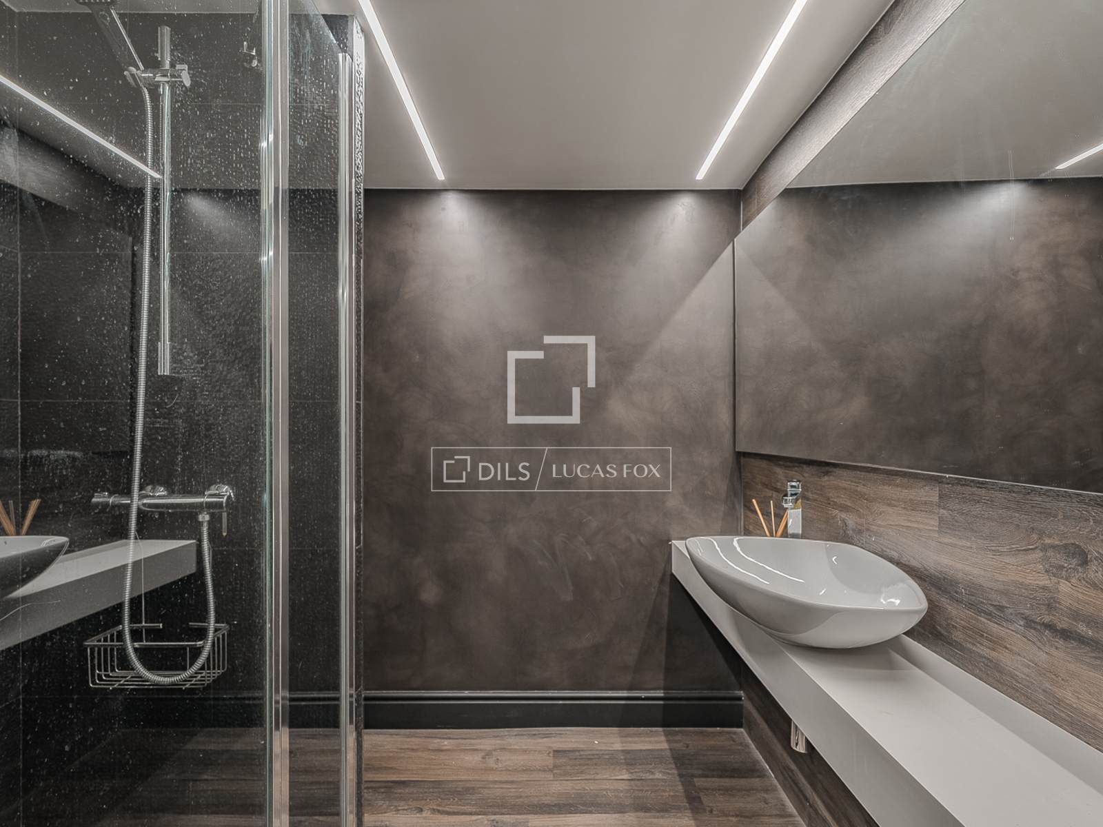Huoneisto Barcelona, Espanja 3 makuuhuonetta, 212 m2 No. 160835