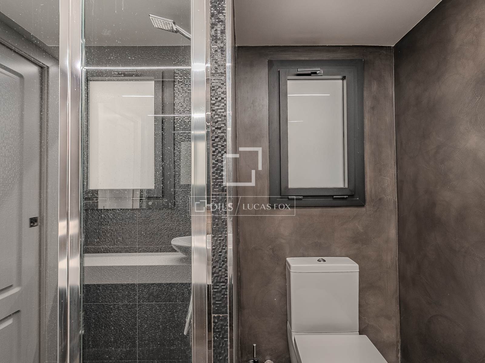 Huoneisto Barcelona, Espanja 3 makuuhuonetta, 212 m2 No. 160835