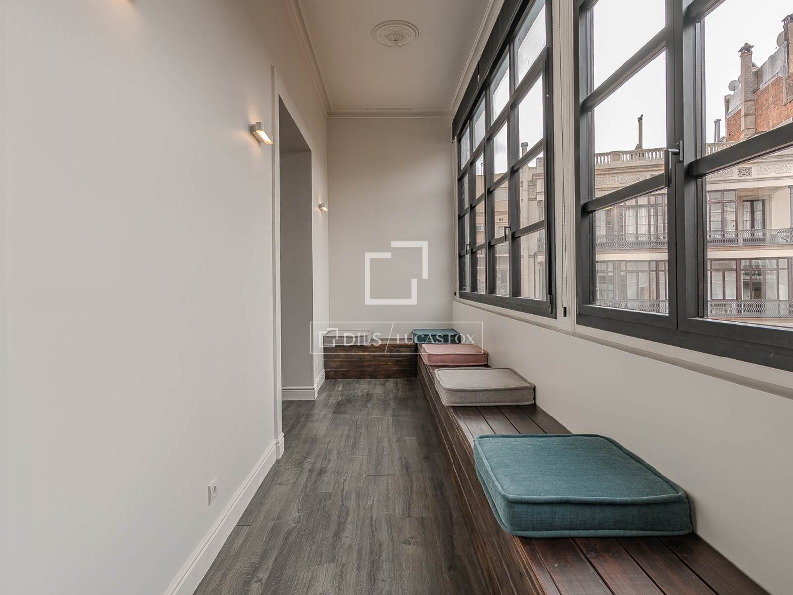 Huoneisto Barcelona, Espanja 3 makuuhuonetta, 212 m2 No. 160835