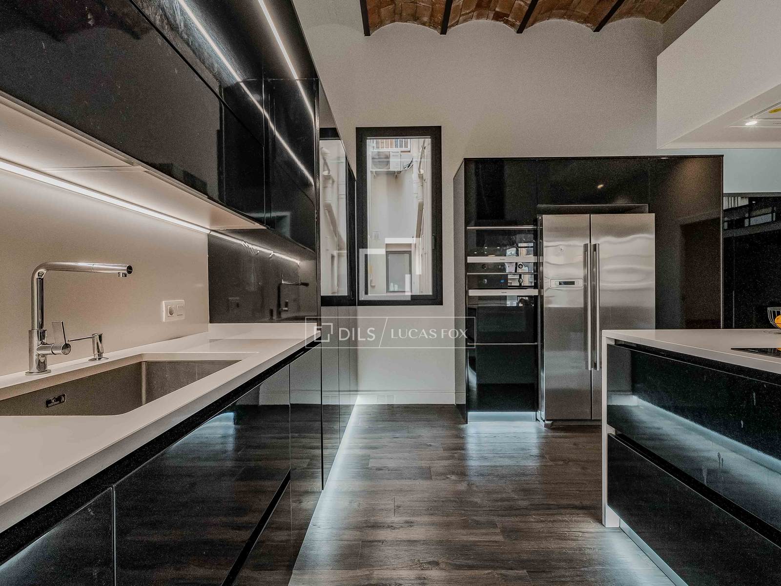 Huoneisto Barcelona, Espanja 3 makuuhuonetta, 212 m2 No. 160835
