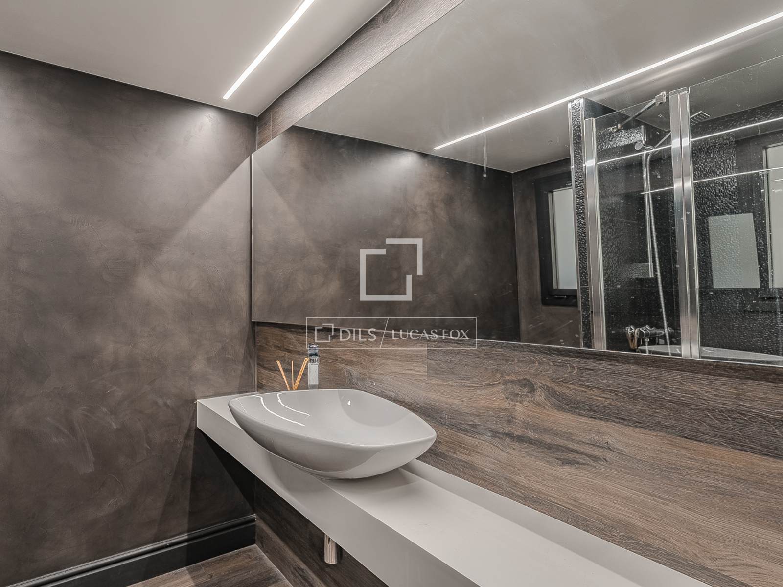 Huoneisto Barcelona, Espanja 3 makuuhuonetta, 212 m2 No. 160835