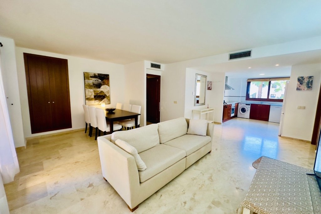Apartment in Punta Prima, Alicante, Spain 2 bedrooms, 95 sq.m. No. 145430
