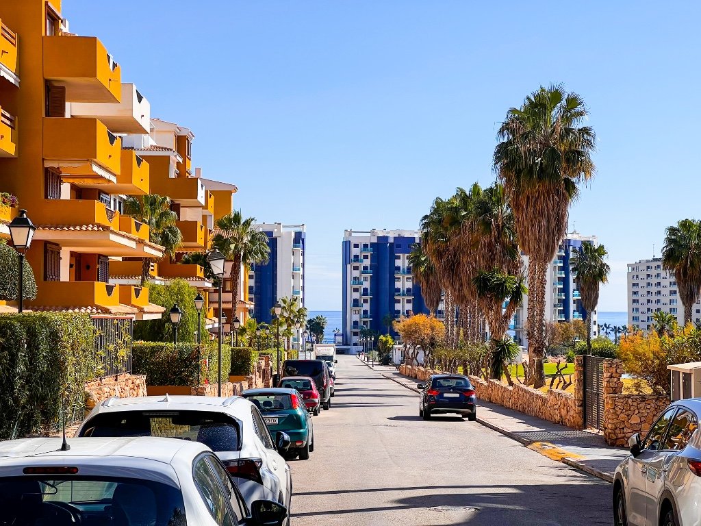 Apartment in Punta Prima, Alicante, Spain 2 bedrooms, 95 sq.m. No. 145430