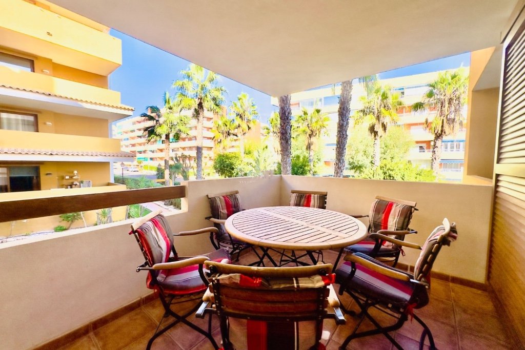Apartment in Punta Prima, Alicante, Spain 2 bedrooms, 95 sq.m. No. 145430