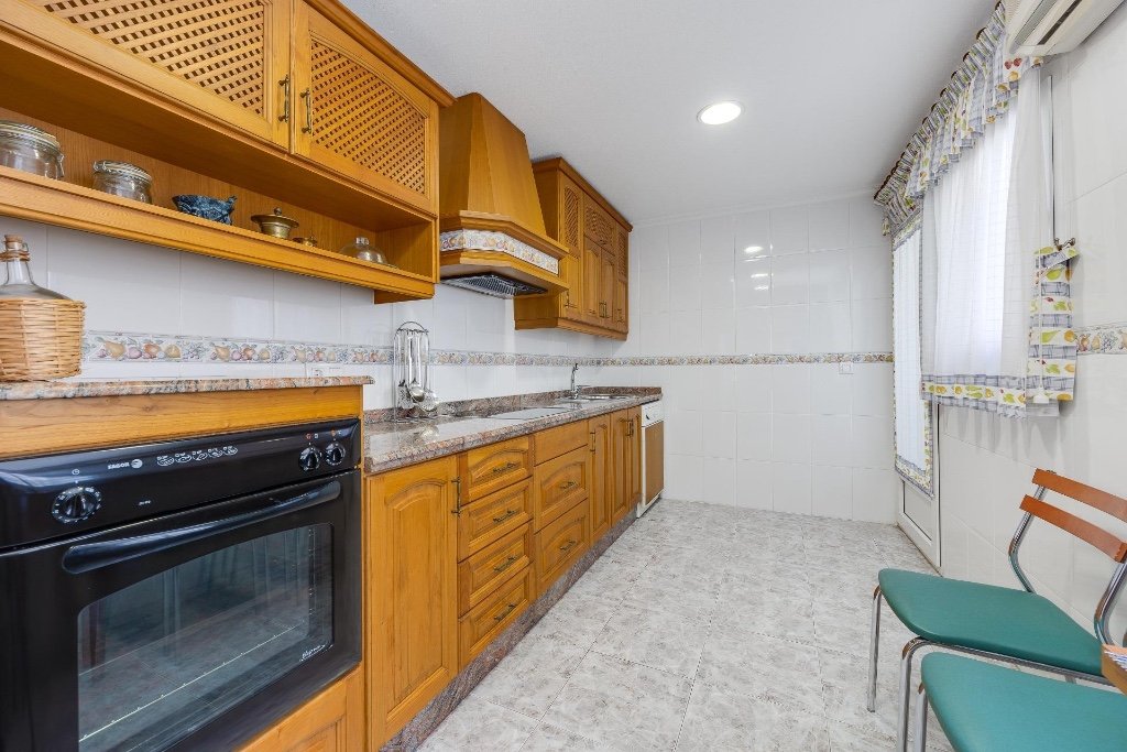 Huoneisto Torrevieja, Alicante, Espanja 2 makuuhuonetta, 105 m2 No. 145432